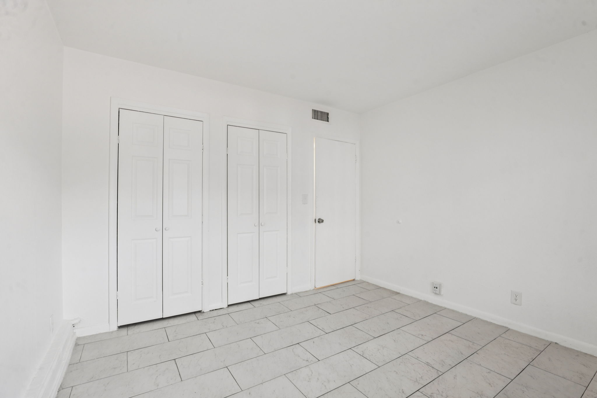 NE 38th St-Apt 35-S1704-026