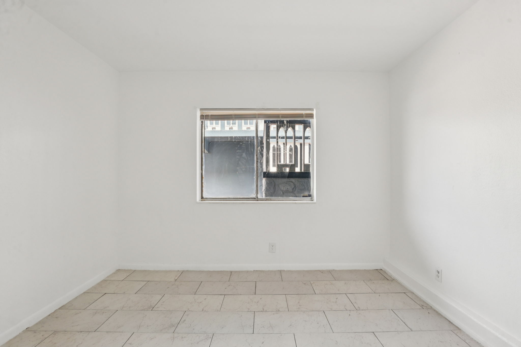 NE 38th St-Apt 35-S1704-028