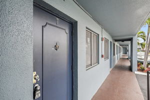 NE 38th St-Apt 7-S1704-002