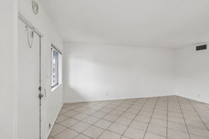 NE 38th St-Apt 7-S1704-004
