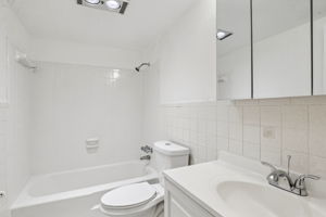 NE 38th St-Apt 7-S1704-023