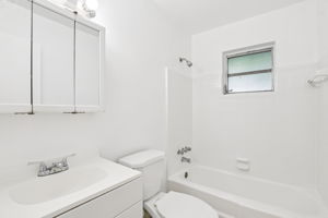 NE 38th St-Apt 14-S1704-017