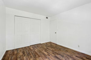 NE 38th St-Apt 14-S1704-020