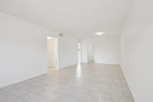 NE 38th St-Apt 35-S1704-004