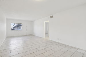 NE 38th St-Apt 35-S1704-005