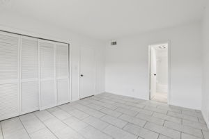 NE 38th St-Apt 35-S1704-017