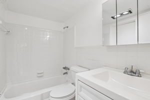 NE 38th St-Apt 35-S1704-019