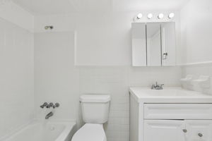 NE 38th St-Apt 35-S1704-020