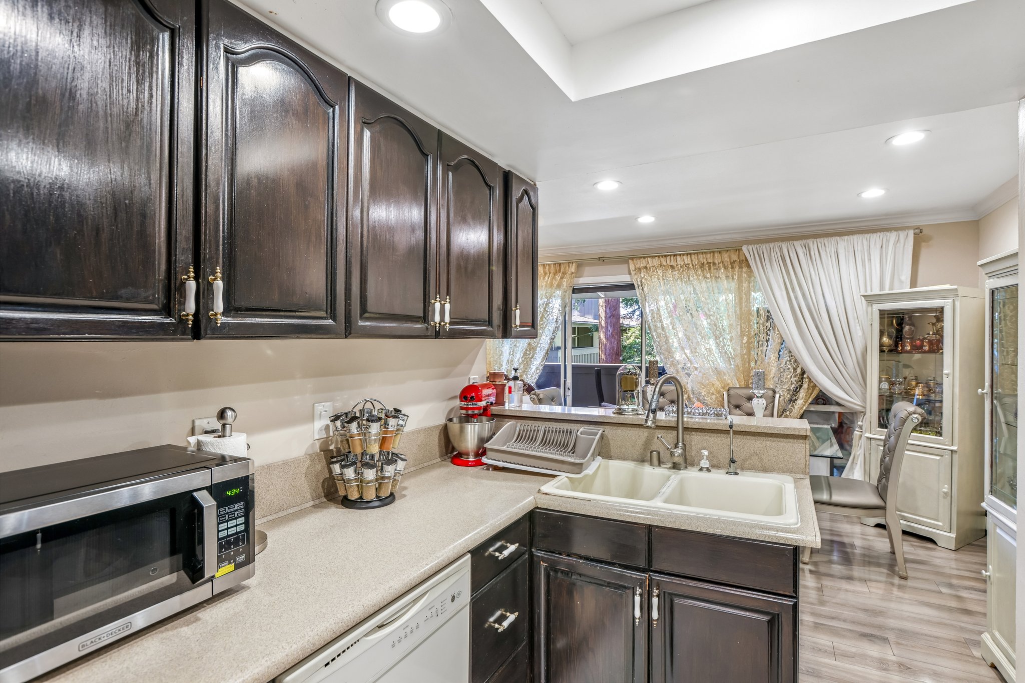 Saratoga Ave 362-S1706-015.jpg