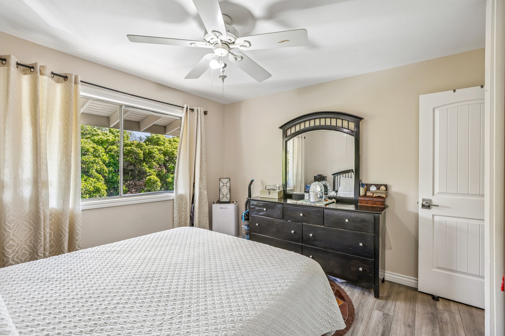 Saratoga Ave 362-S1706-019.jpg