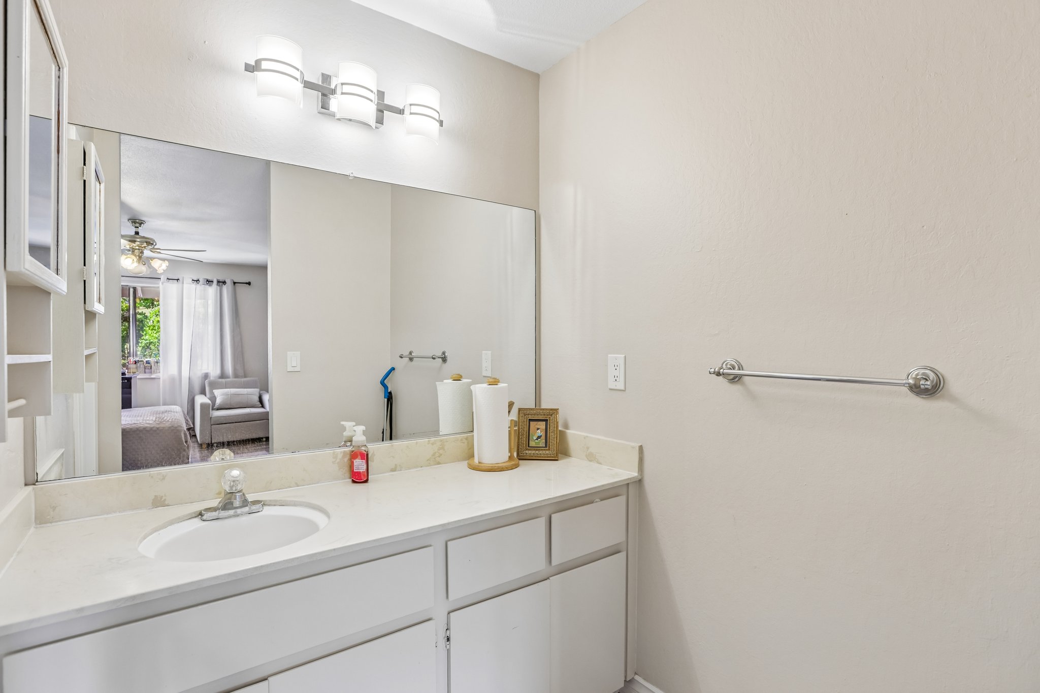 Saratoga Ave 362-S1706-025.jpg