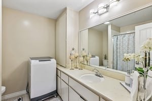 Saratoga Ave 362-S1706-017.jpg
