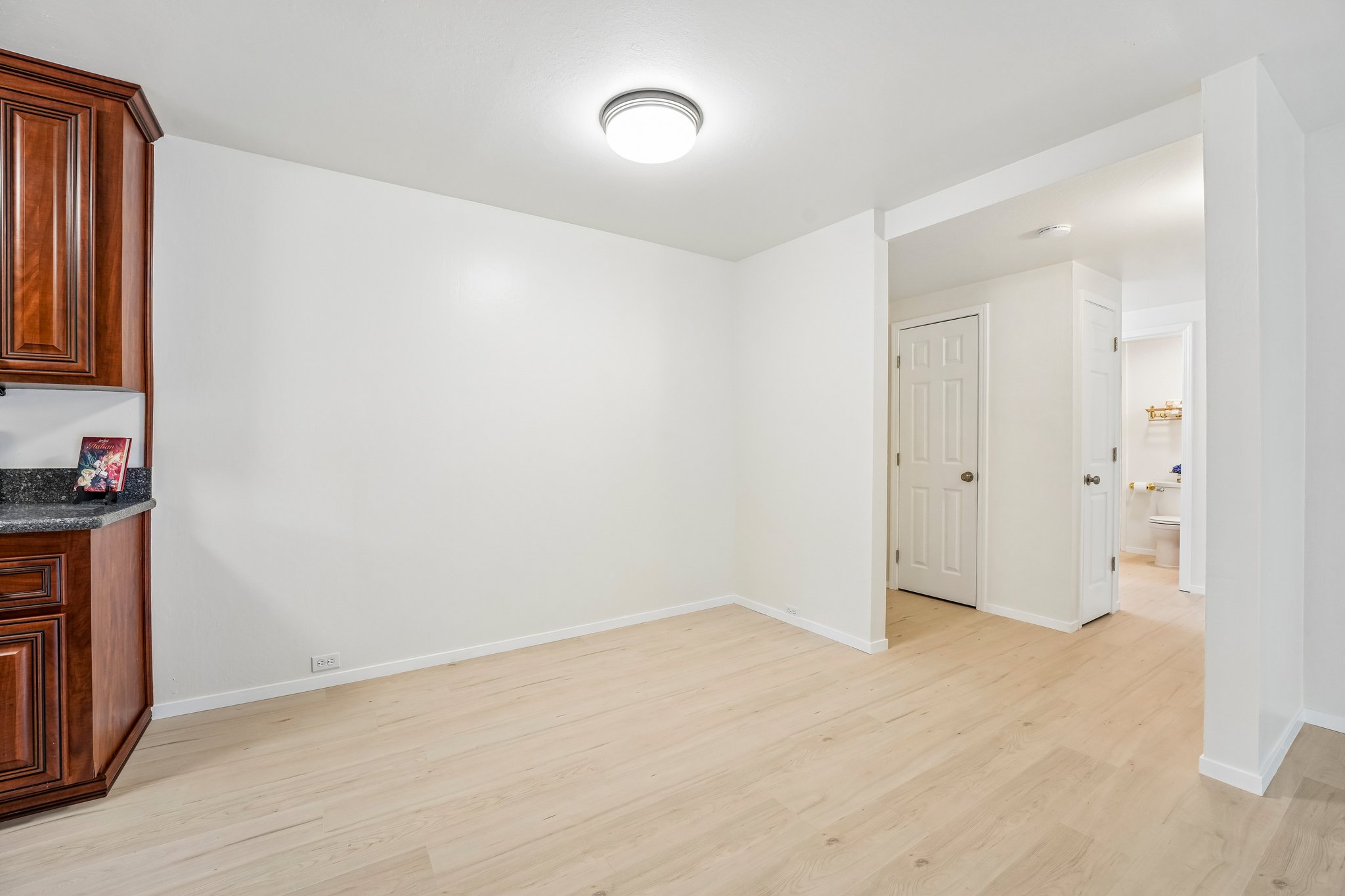 Sharene Ln 103-S0505-010.jpg