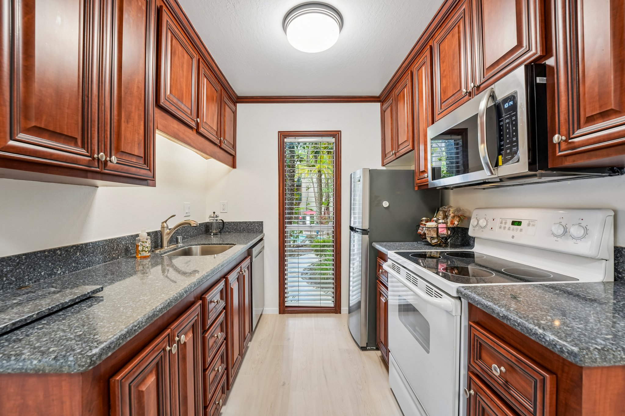 Sharene Ln 103-S0505-014.jpg