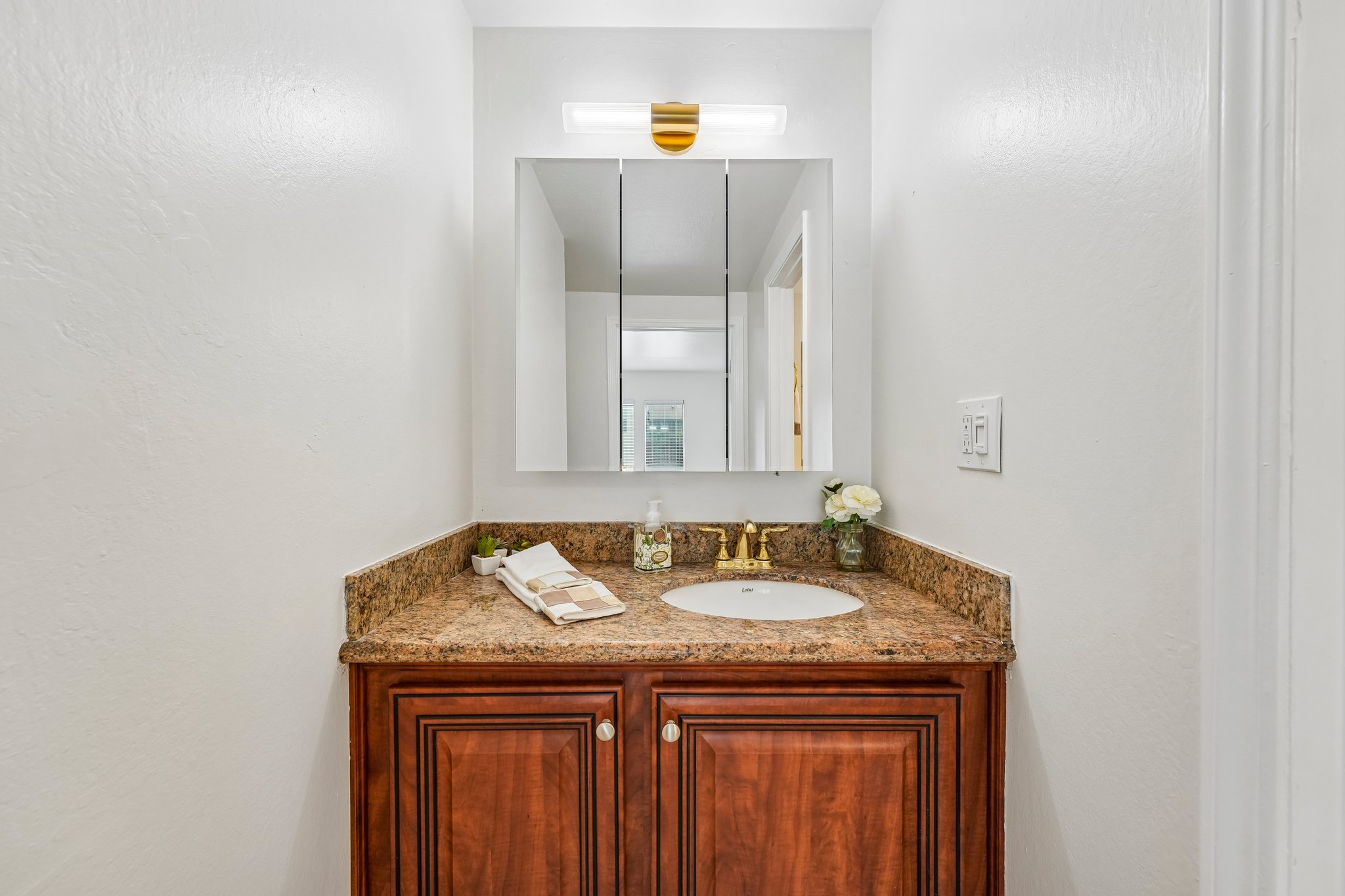 Sharene Ln 103-S0505-024.jpg