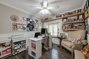  Photo 8