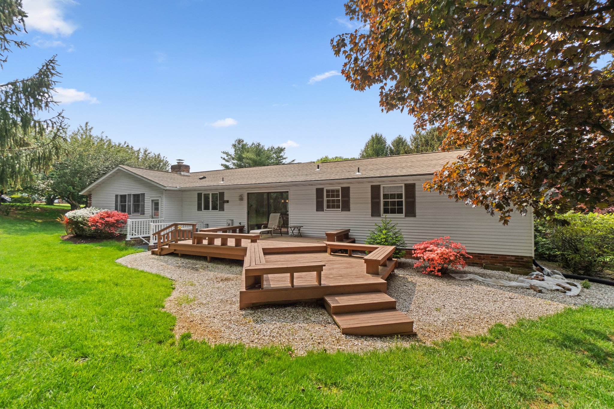 33. Back exterior.jpg