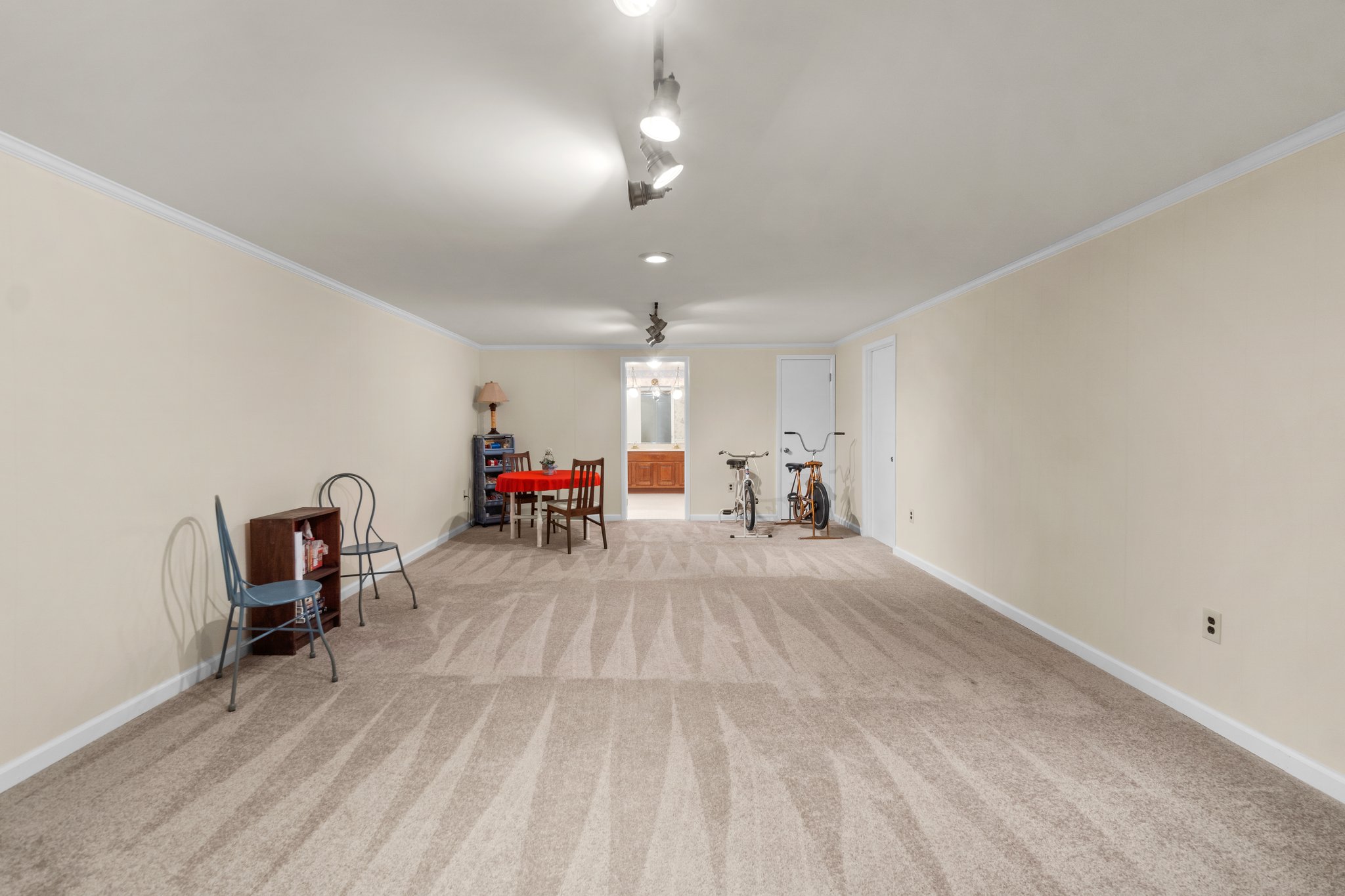 26. Recreation room.jpg