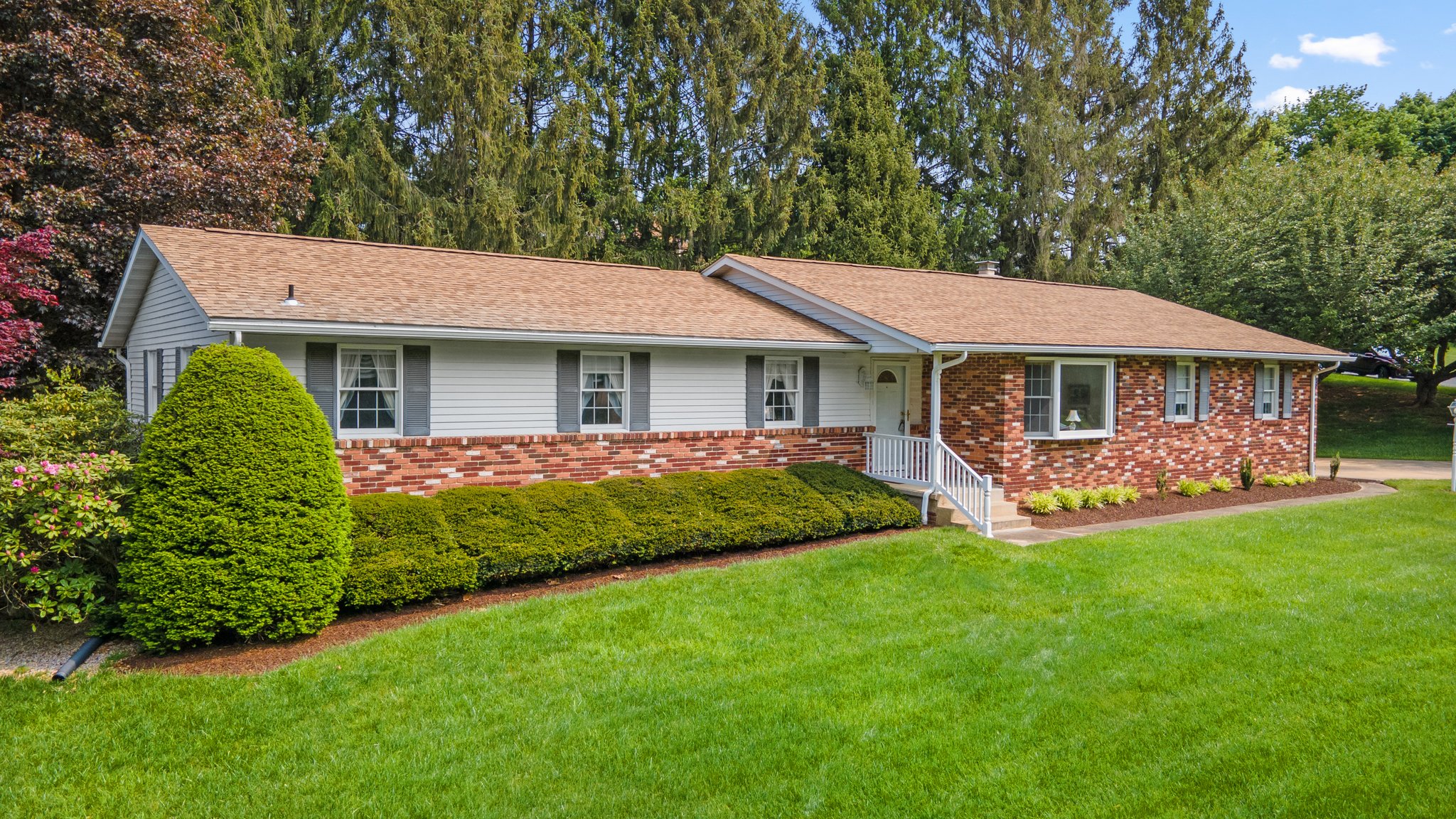 03. Front exterior.jpg