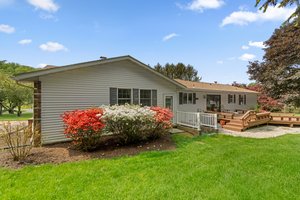 31. Back exterior.jpg