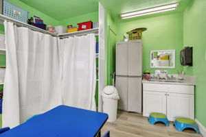  Photo 24