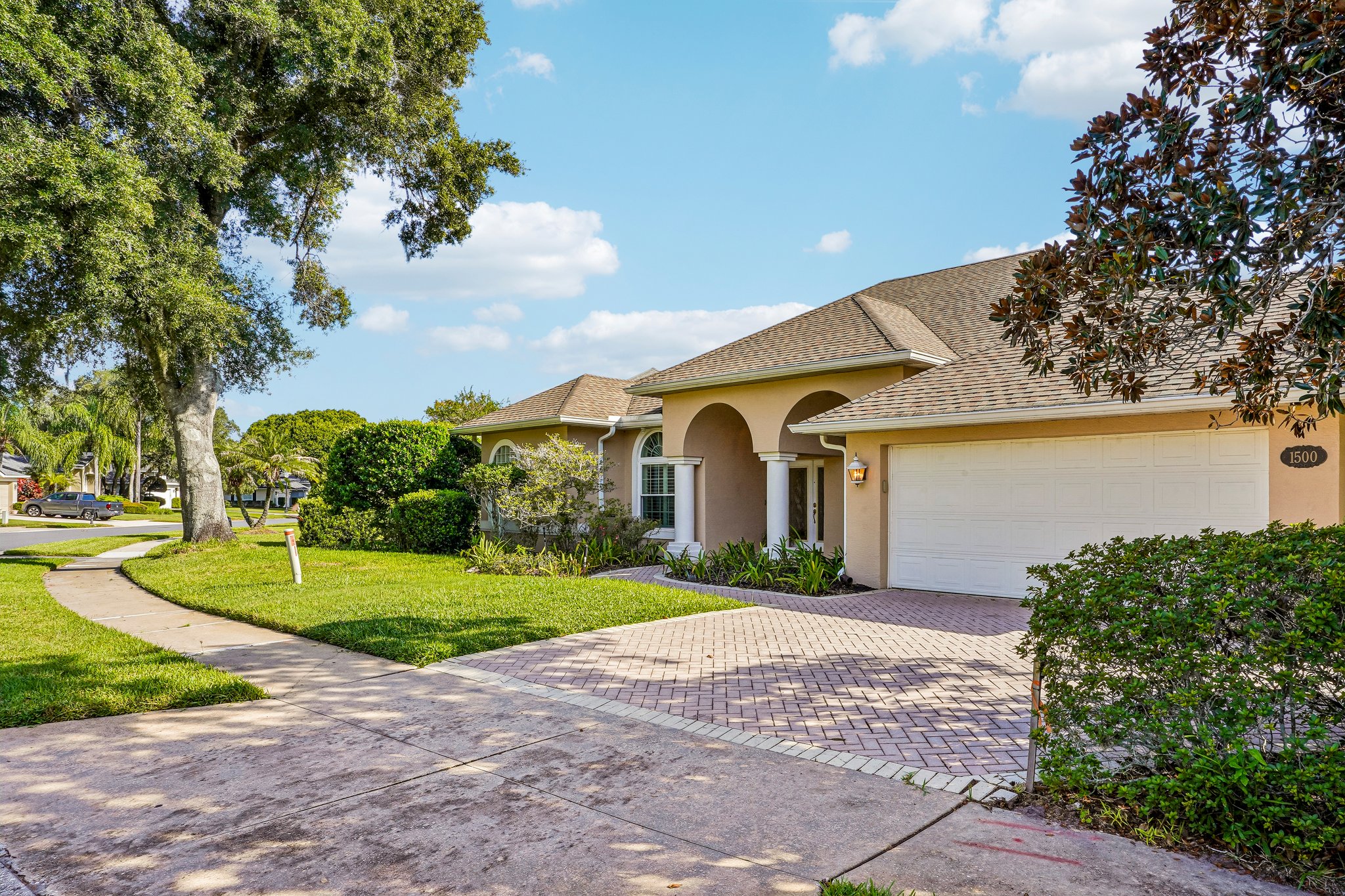 Edgewater Dr-S2909-003.jpg