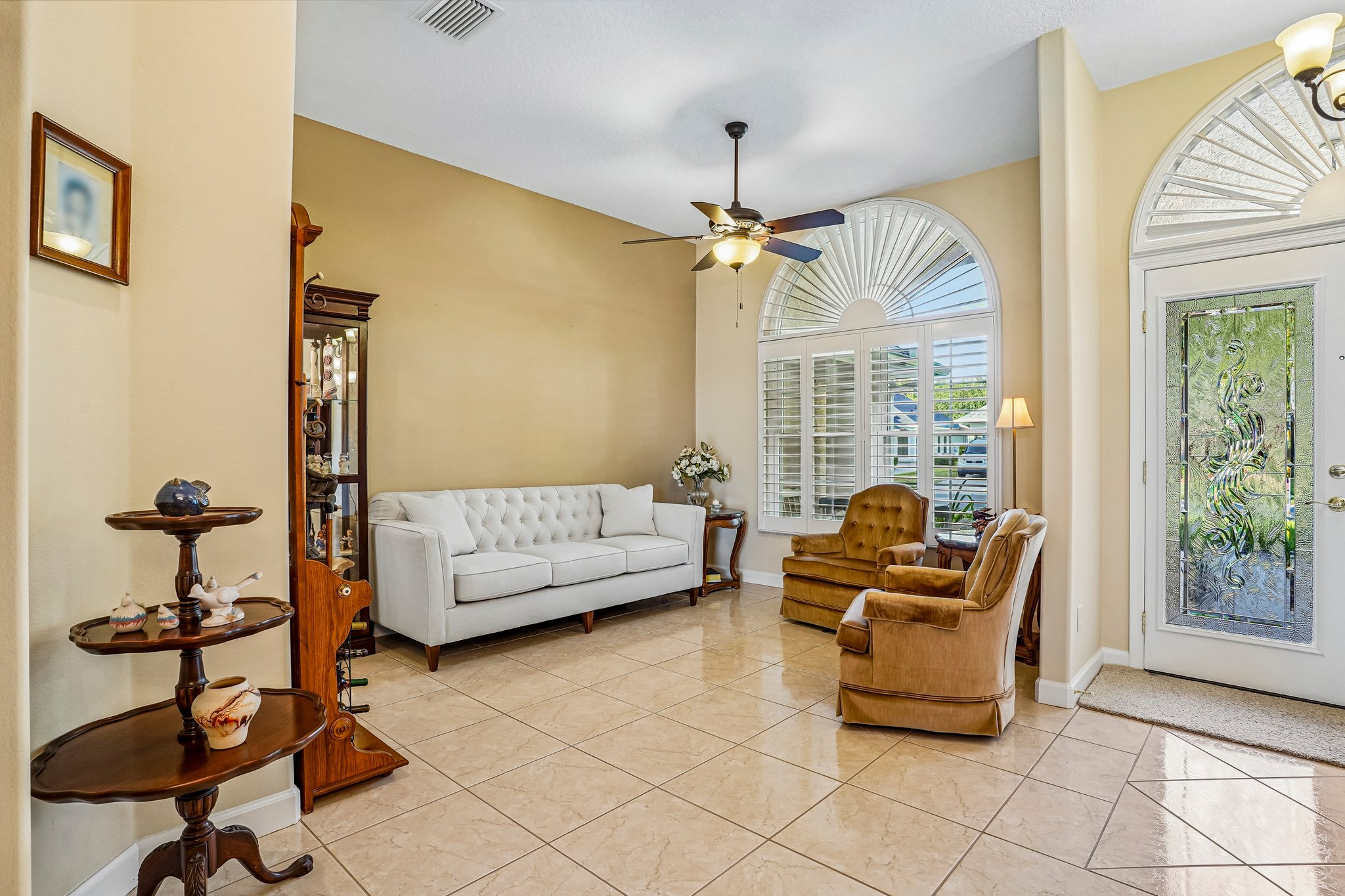 Edgewater Dr-S2909-006.jpg