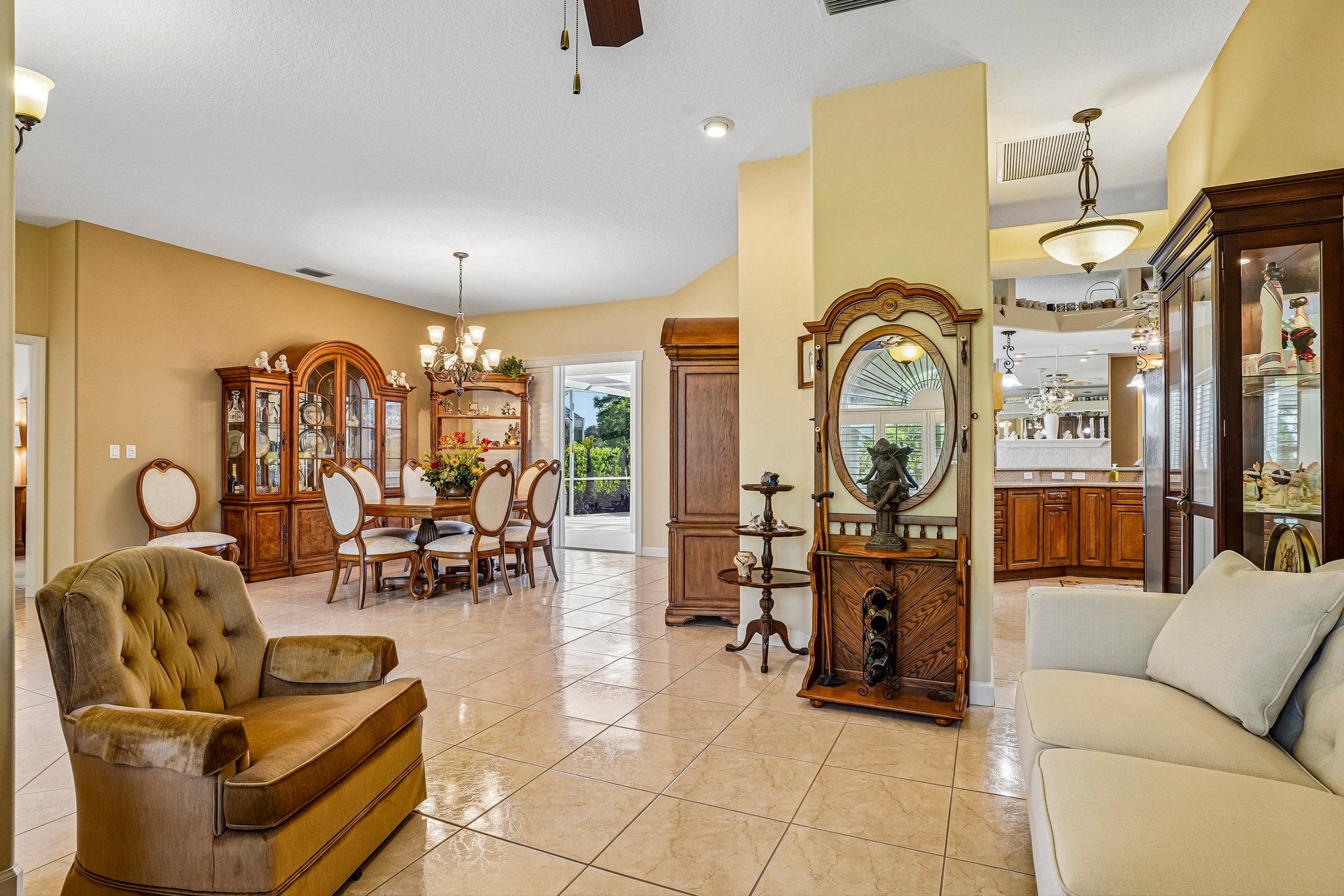 Edgewater Dr-S2909-007.jpg