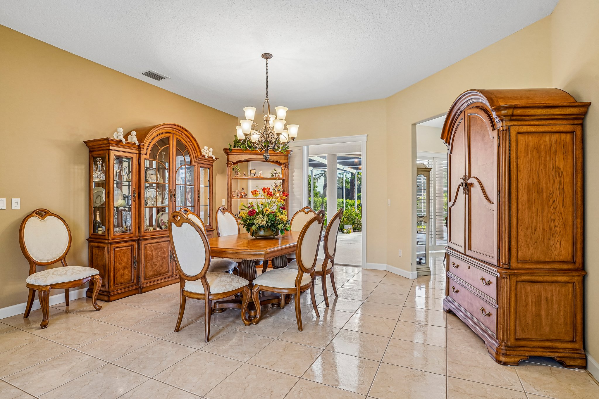 Edgewater Dr-S2909-012.jpg