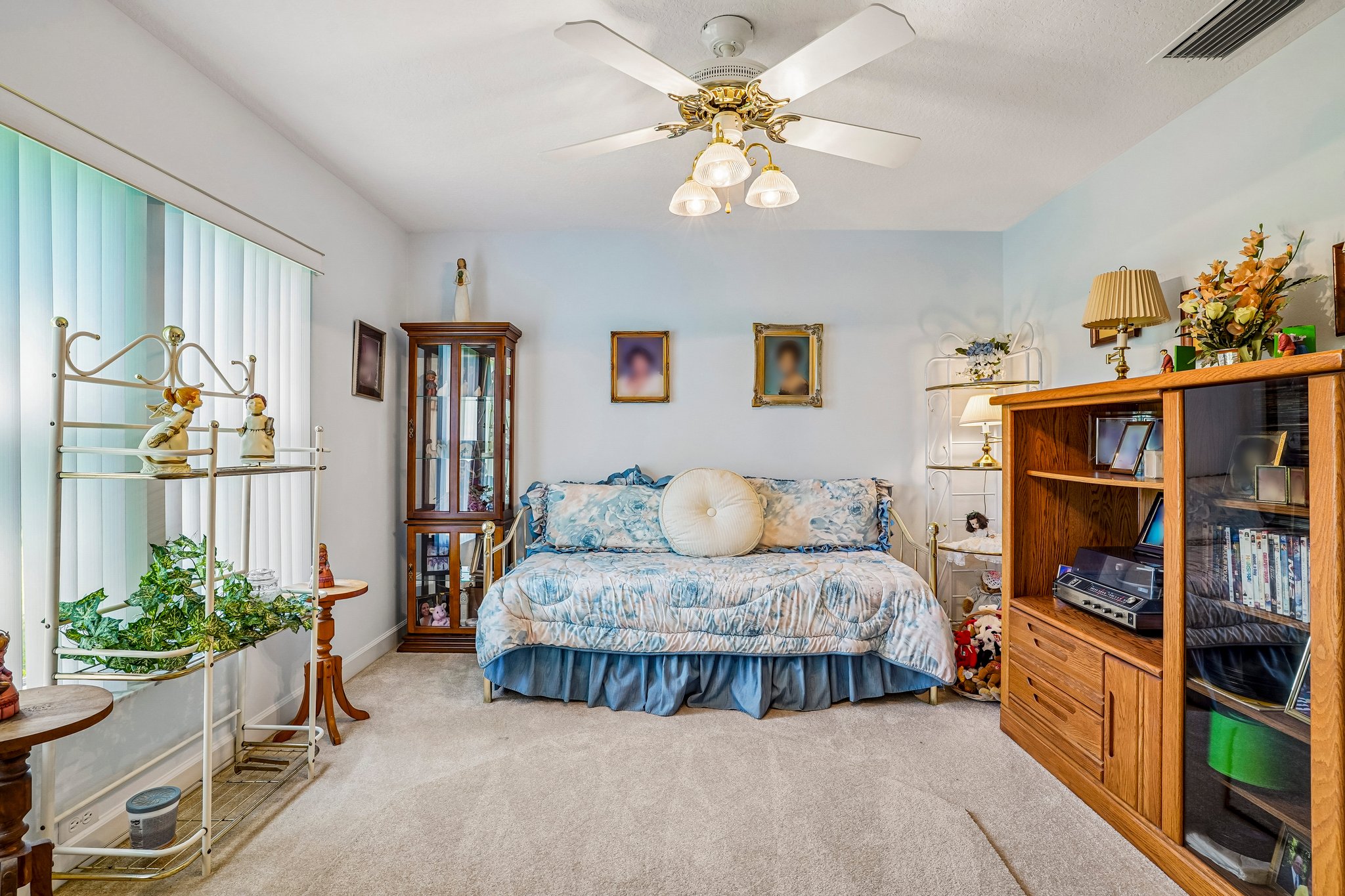 Edgewater Dr-S2909-030.jpg