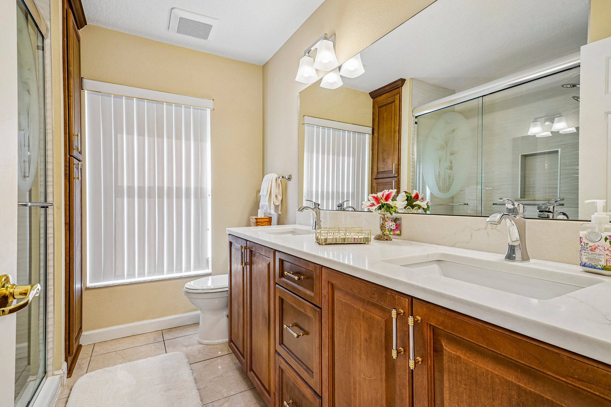 Edgewater Dr-S2909-036.jpg
