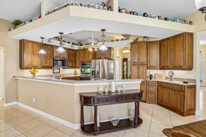 Edgewater Dr-S2909-016.jpg