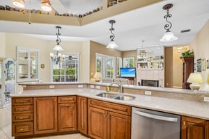 Edgewater Dr-S2909-018.jpg