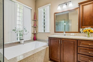 Edgewater Dr-S2909-029.jpg