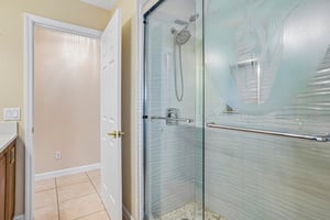Edgewater Dr-S2909-037.jpg