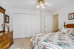Edgewater Dr-S2909-039.jpg