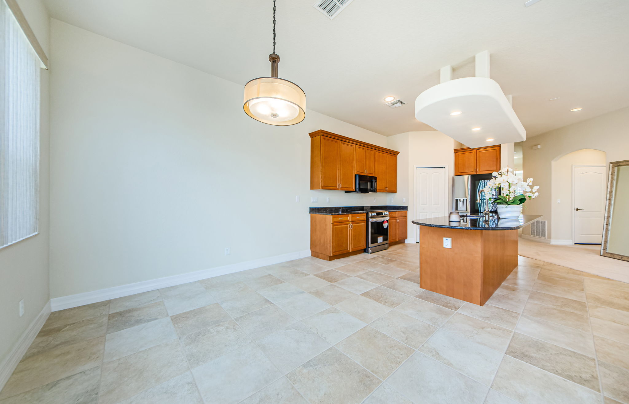 Main Level Kitchen Eat-In 3