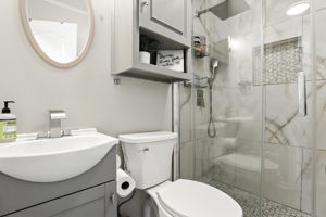  Photo 24