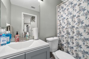 Guest Bathroom 1.jpg