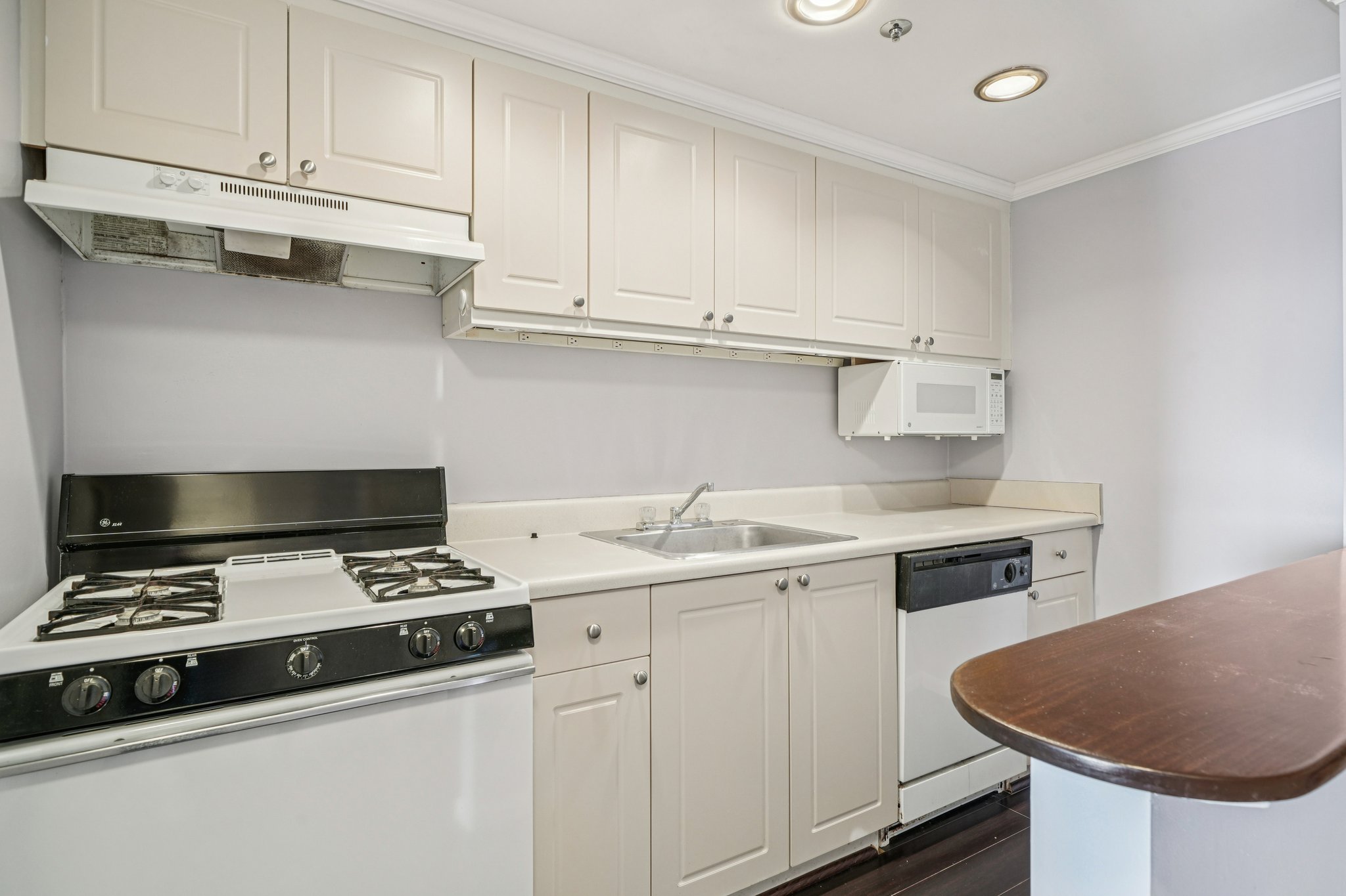 Clairmont Rd-S1902-004.jpg