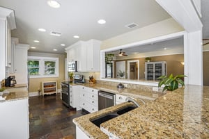 Fahnstock St-S2110-019.jpg
