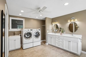 Fahnstock St-S2110-031.jpg