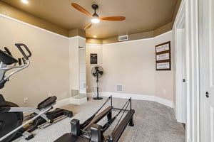 Fahnstock St-S2110-047.jpg
