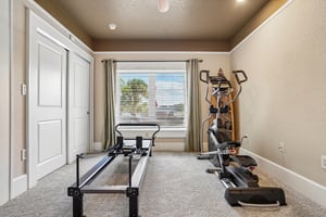 Fahnstock St-S2110-048.jpg