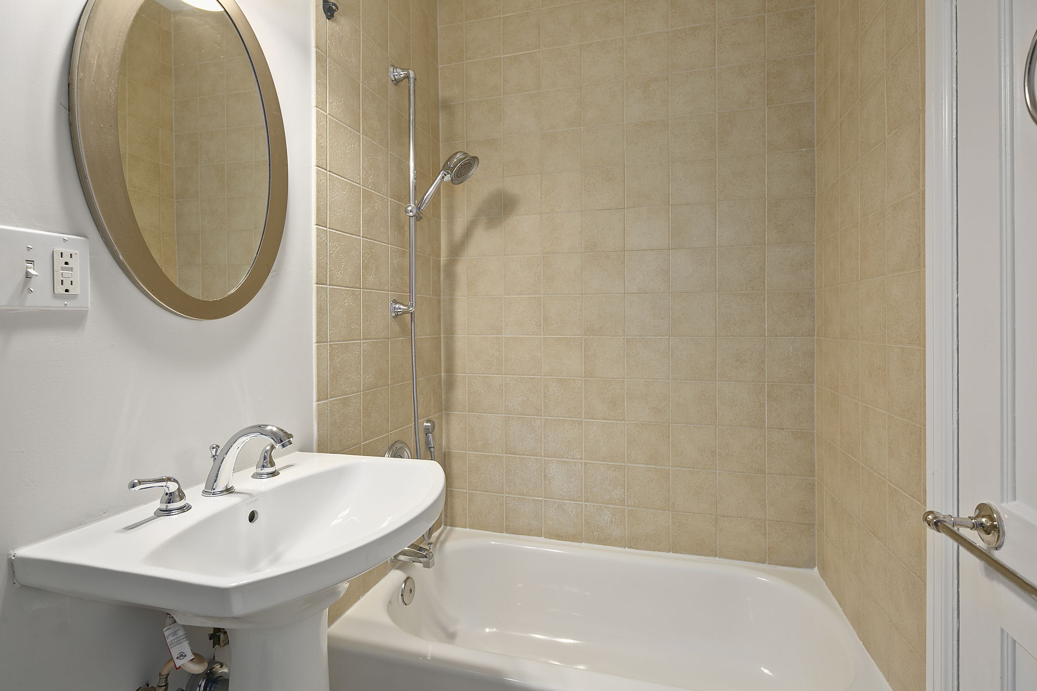 1501 Hamilton St NW, Washington, DC 20011, USA Photo 44