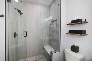 Bathroom 1 - 495A1893 (1)