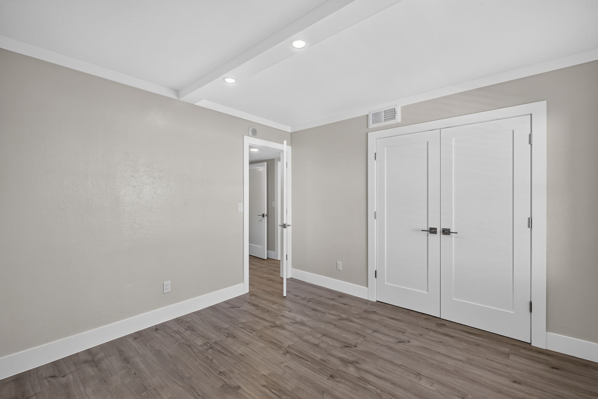 VIRTUAL STAGING