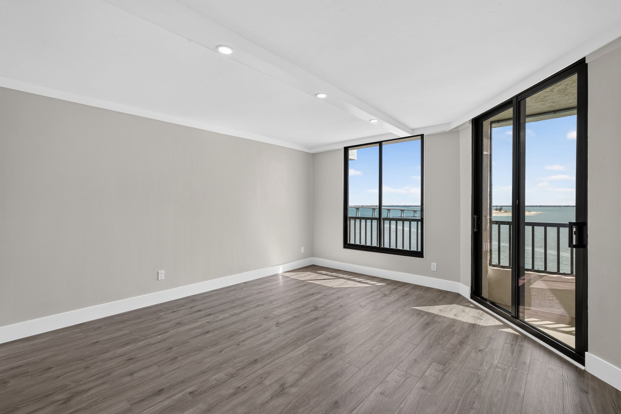 VIRTUAL STAGING