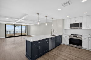 Kitchen 2 of 5