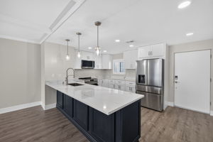Kitchen 4 of 5